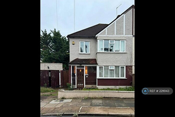 4 Bedroom Semi-Detached House To Rent In Roseacre Road, Welling, DA16