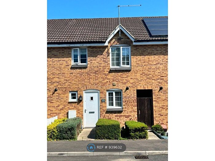 3 Bedroom Terraced House To Rent In Clarendon Close, Corby, NN18