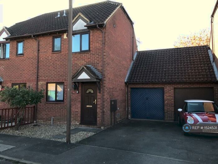2 Bedroom Semi-Detached House To Rent In Carteret Close, Milton Keynes, MK15