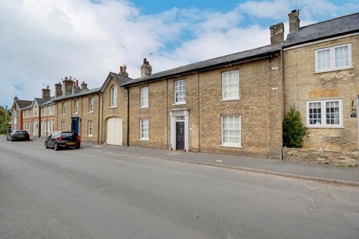 2 Bedroom Cottage For Sale In Church Street, Somersham, Cambridgeshire, PE28