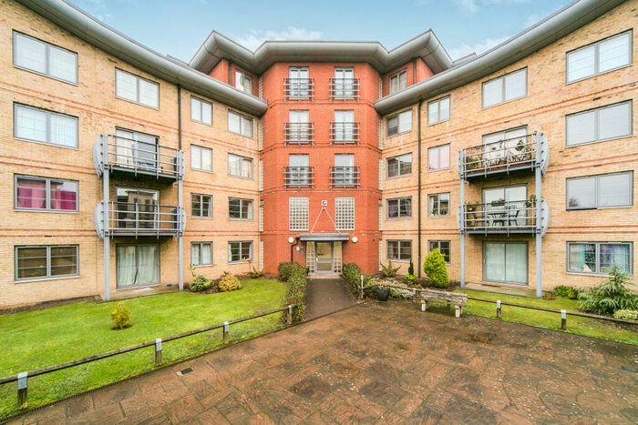 2 Bedroom Apartment To Rent In Quadrant Court, RG1