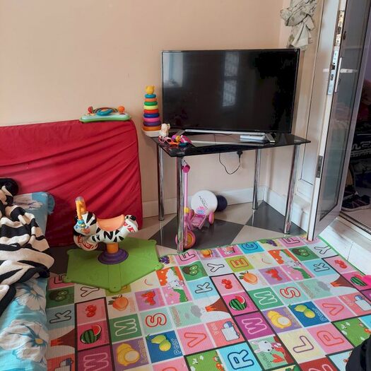 1 Bedroom Flat To Rent In Cromwell Road, Hayes, UB3