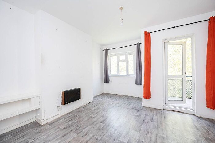 1 Bedroom Flat For Sale In Loddiges Road, Hackney, London, E9