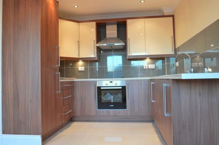 1 Bedroom Apartment To Rent In - High Street, - High Street, Slough, SL1