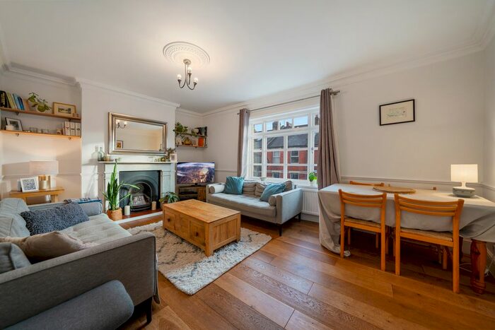 2 Bedroom Flat To Rent In Crouch Hill, London, N4