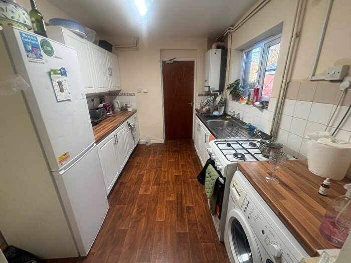 4 Bedroom Detached House To Rent In Rothesay Avenue, Nottingham, NG7