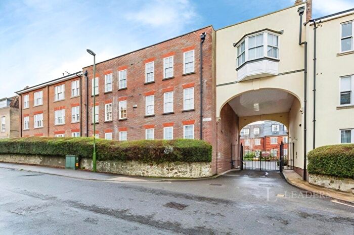 2 Bedroom Flat To Rent In Boltro Road, Haywards Heath, West Sussex, RH16