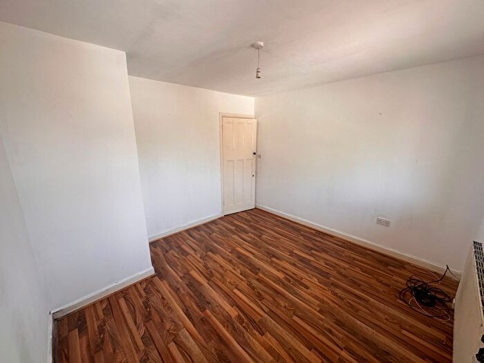 3 Bedroom Flat To Rent In Lady Margaret Road, Southall, UB1