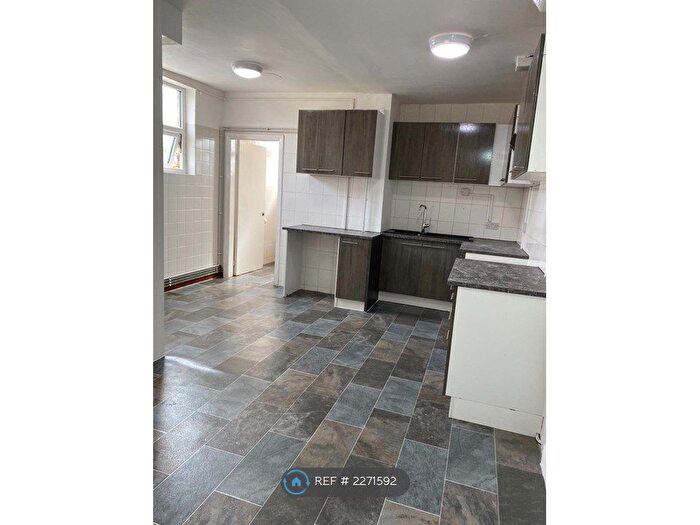 2 Bedroom Bungalow To Rent In Pied Piper House, Little Hulton, Manchester, M38