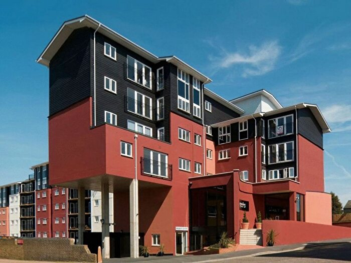 2 Bedroom Flat For Sale In Lower Southend Road, Wickford, SS11