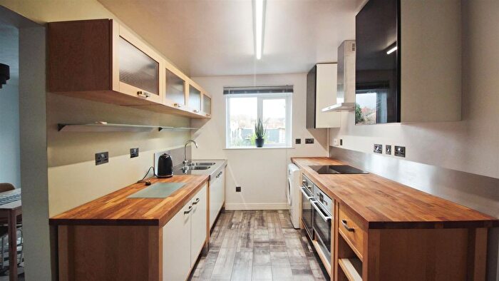 4 Bedroom Detached House For Sale In Stonecroft, Stanley, Wakefield, WF3