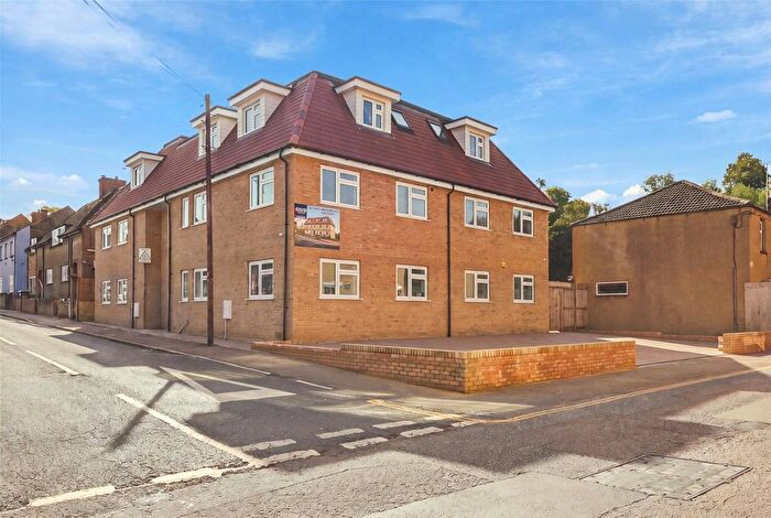 3 Bedroom Flat For Sale In New Road, South Darenth, Dartford, Kent, DA4