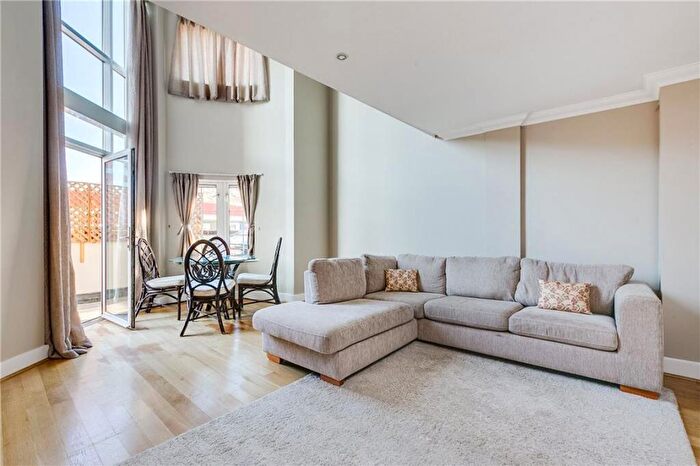 1 Bedroom Flat To Rent In Gallery Court, London, SW10