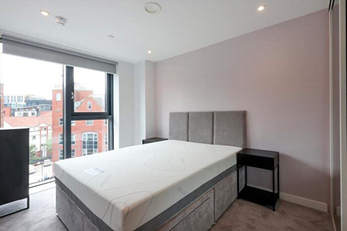 2 Bedroom Flat To Rent In Castle Park View, Castle Street, Bristol, BS2