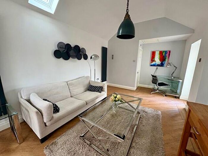 1 Bedroom Bungalow To Rent In Windmill Lane, Balsall Common, Coventry, CV7