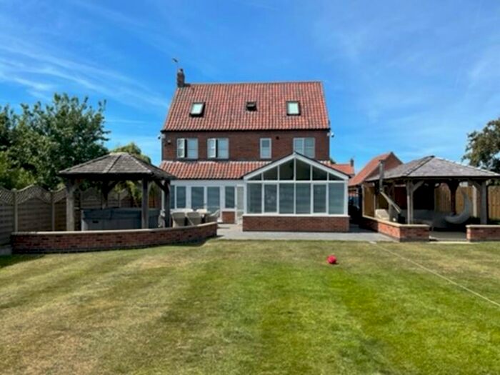 5 Bedroom Detached House For Sale In Rampton Road, Laneham, DN22