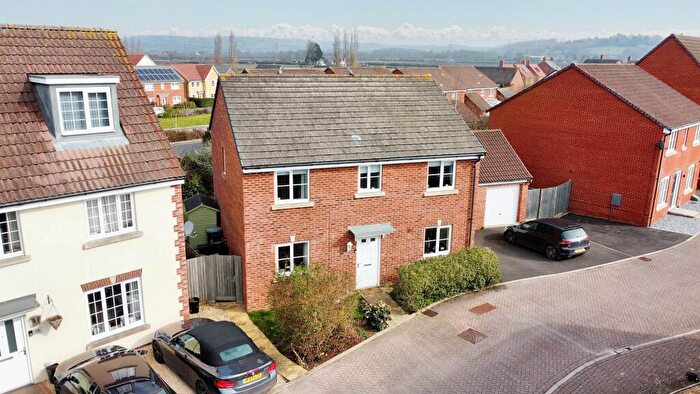 4 Bedroom Detached House For Sale In The Bramblings, Melksham, SN12