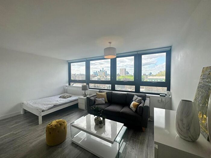 Studio To Rent In Cambridge Heath Road, London, E2