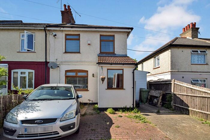 3 Bedroom End Of Terrace House For Sale In Haig Avenue, Chatham, ME4