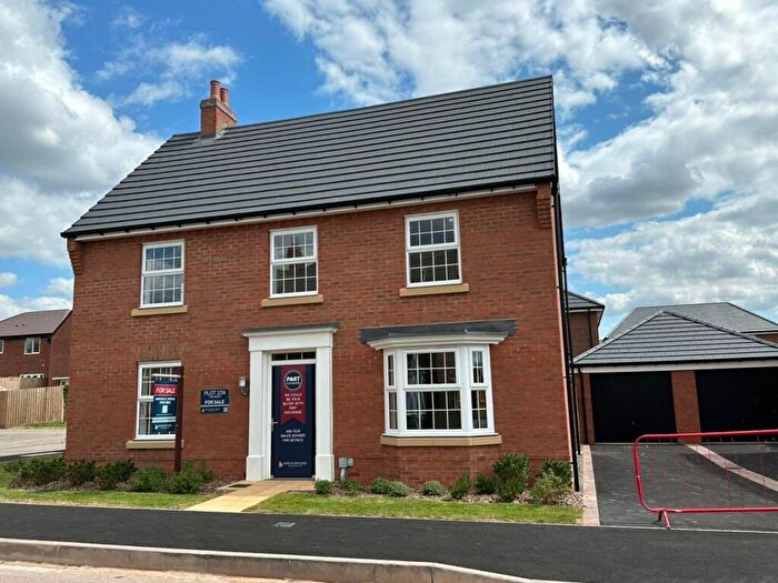 4 Bedroom Detached House For Sale In Straw Close, Nuneaton, CV11