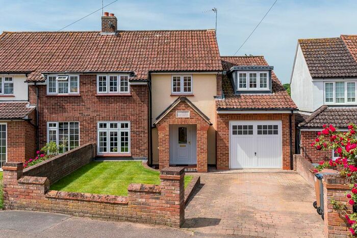 4 Bedroom Property For Sale In Clusterbolts, Stapleford, Hertford, SG14