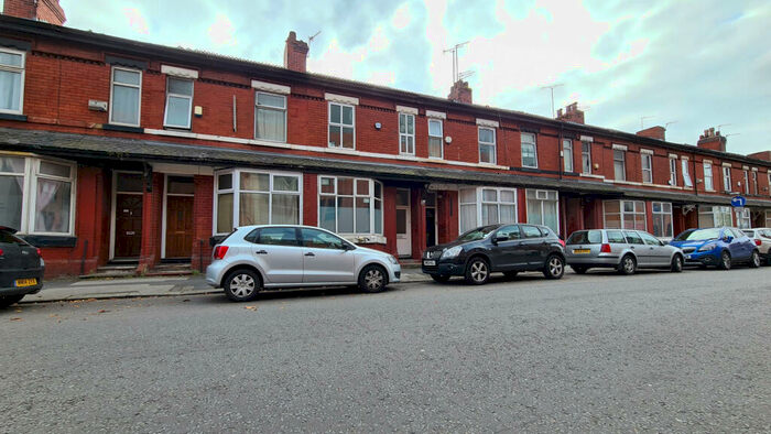 5 Bedroom House To Rent In Rusholme Place, Manchester, M14