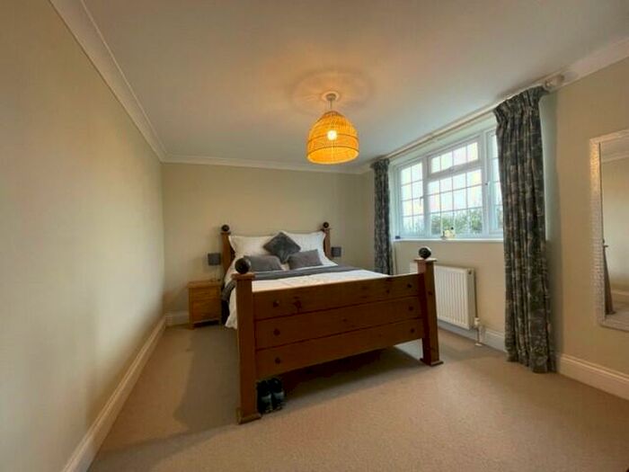 2 Bedroom Bungalow To Rent In Manor Road, Wantage, OX12