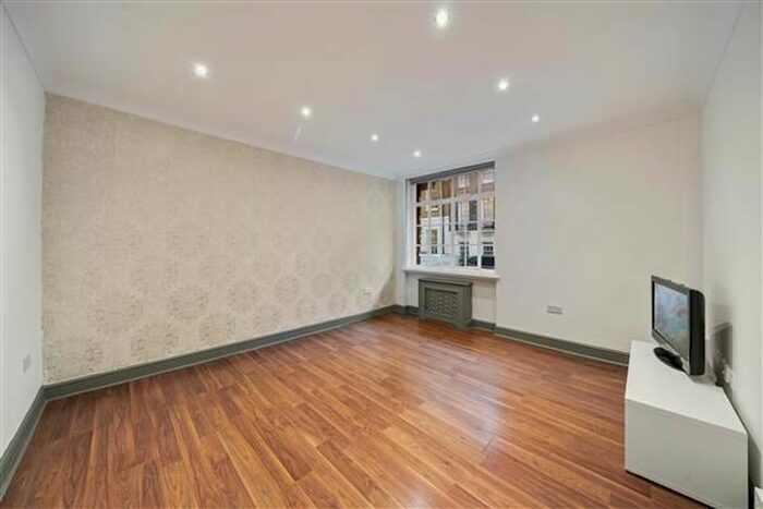 1 Bedroom Flat To Rent In Quebec Court, Seymour Street, London, W1H