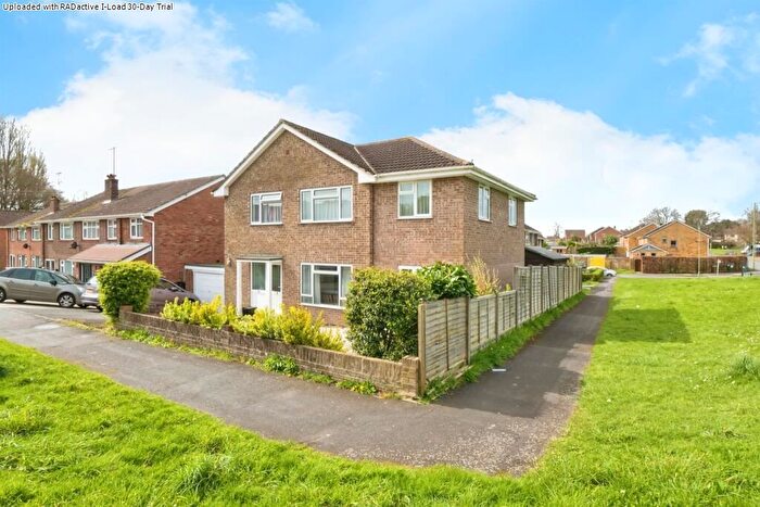 6 Bedroom Detached House To Rent In Wembley Way, Fair Oak, Eastleigh, SO50