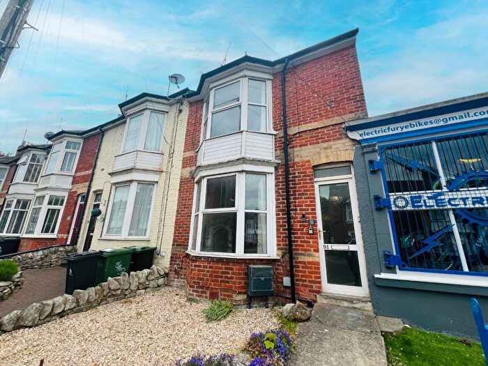 3 Bedroom Link Detached House To Rent In Chickerell Road, Weymouth, DT4