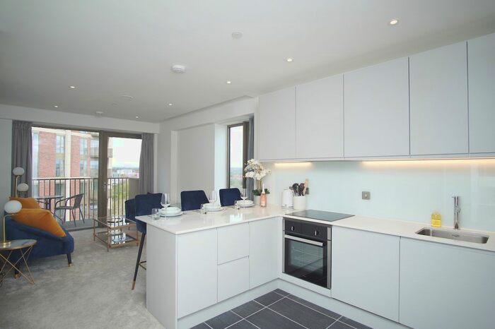 2 Bedroom Flat To Rent In The Crescent, Salford, M5