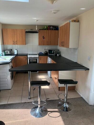 6 Bedroom End Of Terrace House To Rent In High Dells, Hatfield, AL10