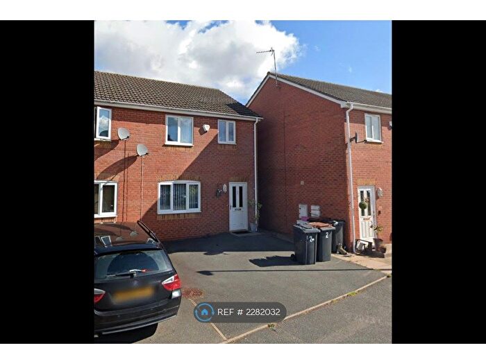 3 Bedroom Semi-Detached House To Rent In Doulton Court, Bedworth, CV12