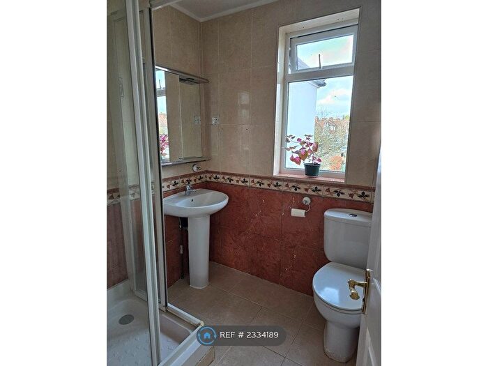 1 Bedroom Flat To Rent In Cherry Hill, New Barnet, EN5