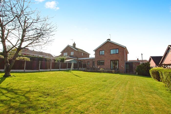 3 Bedroom Link Detached House For Sale In Monument Lane, Nottingham, NG16