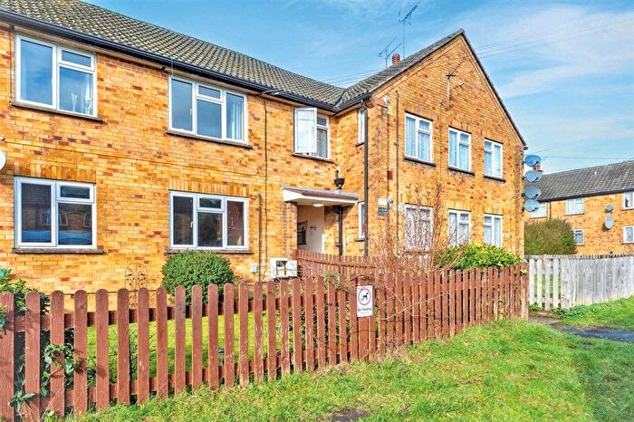 2 Bedroom Flat For Sale In Sutton Field, Whitehill, Bordon, GU35