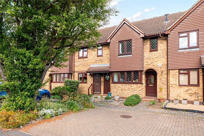 3 Bedroom Terraced House For Sale In Turners Meadow Way, Beckenham, BR3