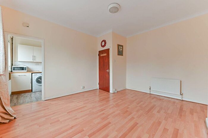 1 Bedroom Flat To Rent In Lansdowne Road, East Croydon, Croydon, CR0