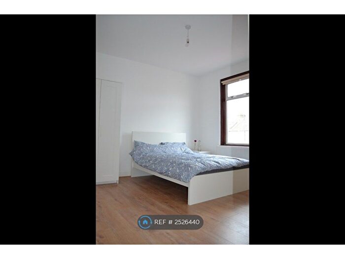 Studio To Rent In Hamilton Road, Ilford, IG1