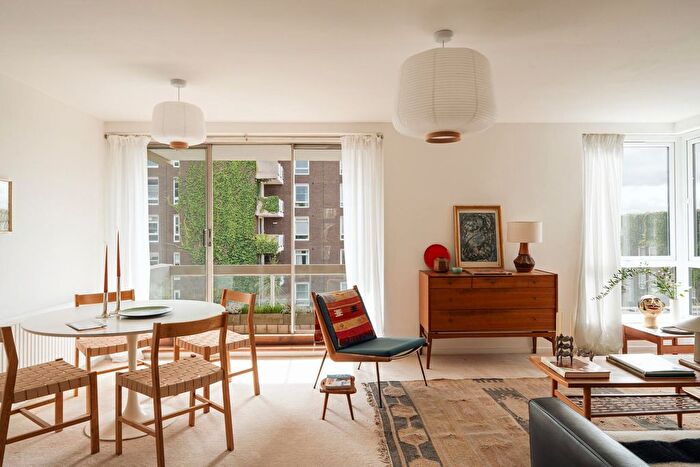 2 Bedroom Property For Sale In Rosebank, London, SW6