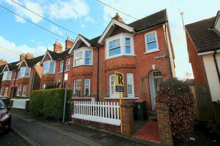 1 Bedroom Flat To Rent In Victoria Road, Crawley, RH11