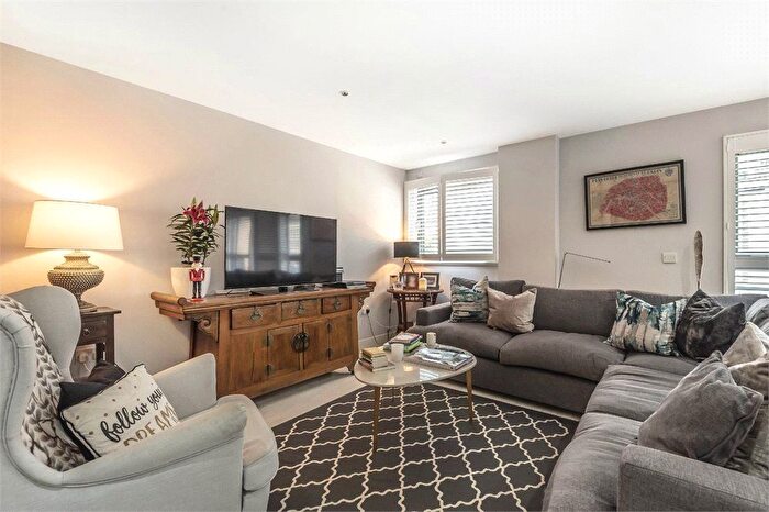 2 Bedroom Flat To Rent In Bell Yard Mews, London, SE1