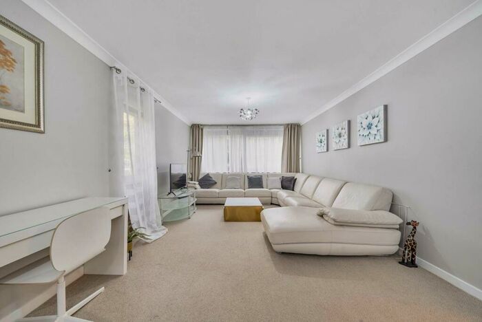 2 Bedroom Flat To Rent In St Edmunds Terrace, Primrose Hill, London, NW8