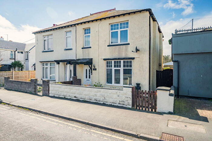 3 Bedroom Semi Detached House For Sale In Kingsway, Pensarn, Abergele, LL22