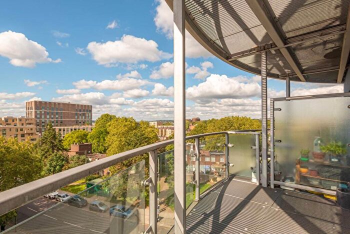 2 Bedroom Flat For Sale In Heritage Avenue, Colindale, London, NW9