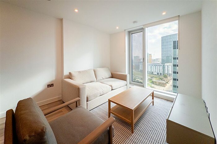 2 Bedroom Flat To Rent In New Vic, M4