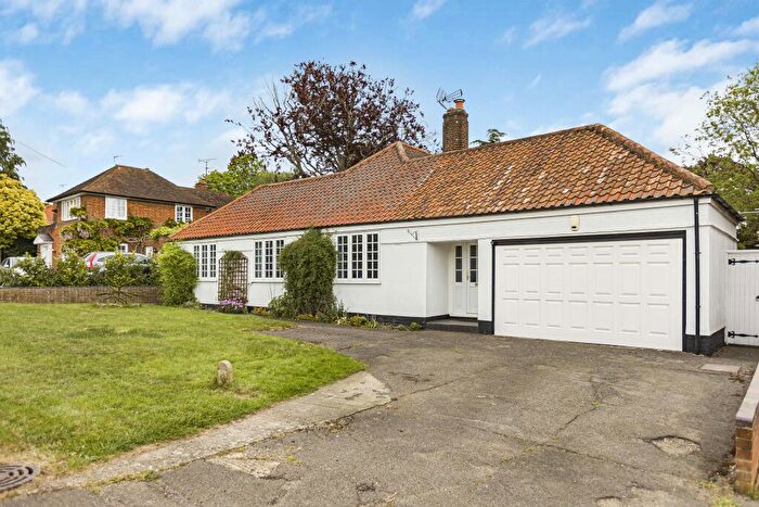 4 Bedroom Detached Bungalow For Sale In High Oaks Road, Welwyn Garden City, AL8