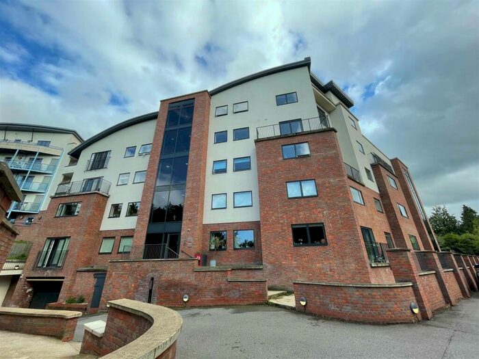 2 Bedroom Apartment To Rent In Brook Street, Tring, HP23