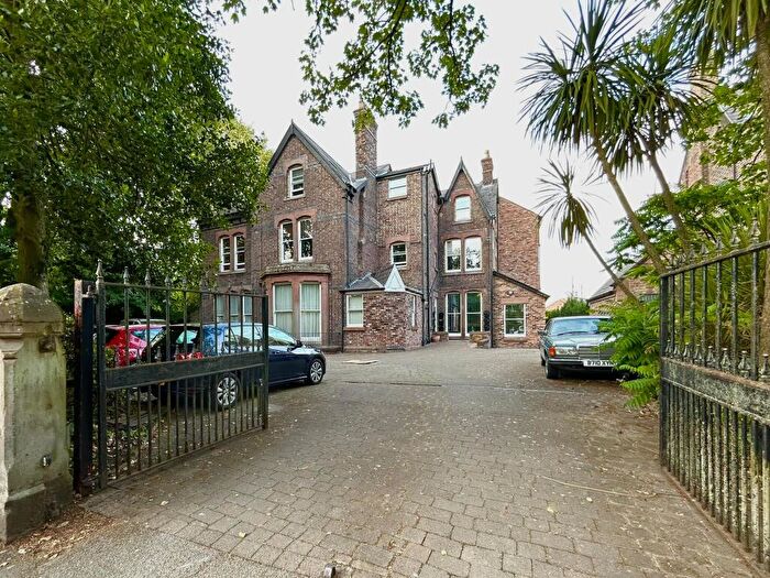3 Bedroom Flat To Rent In Elmsley Road, Mossley Hill, L18