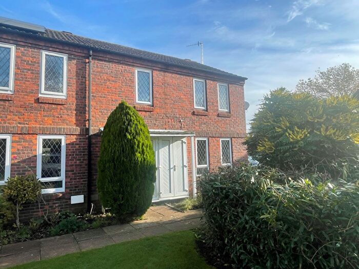 3 Bedroom Semi-Detached House To Rent In Manor Fields, Milford, GU8